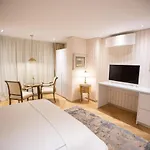 Seven Luxury Suites